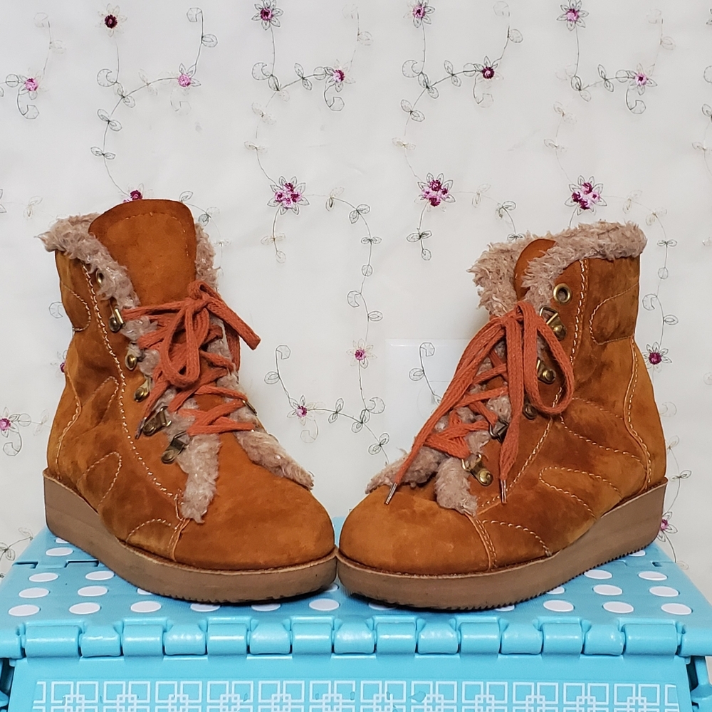 Vintage 70s Polish Snow Bunny Booties